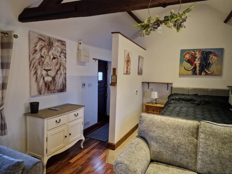 Joiners Arms - Studio Apartments Маркет Дрейтън Екстериор снимка