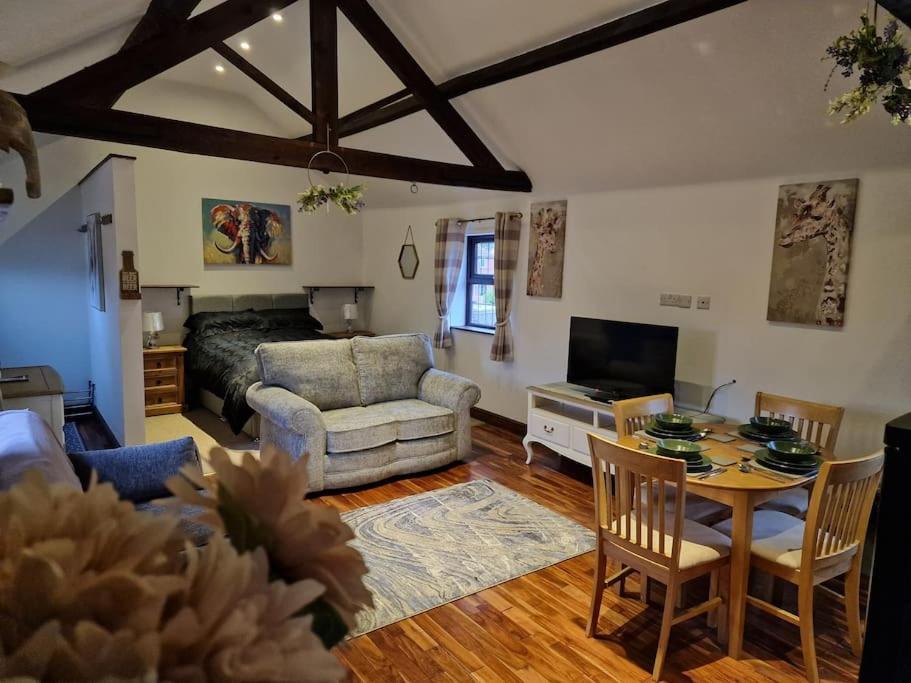 Joiners Arms - Studio Apartments Маркет Дрейтън Екстериор снимка