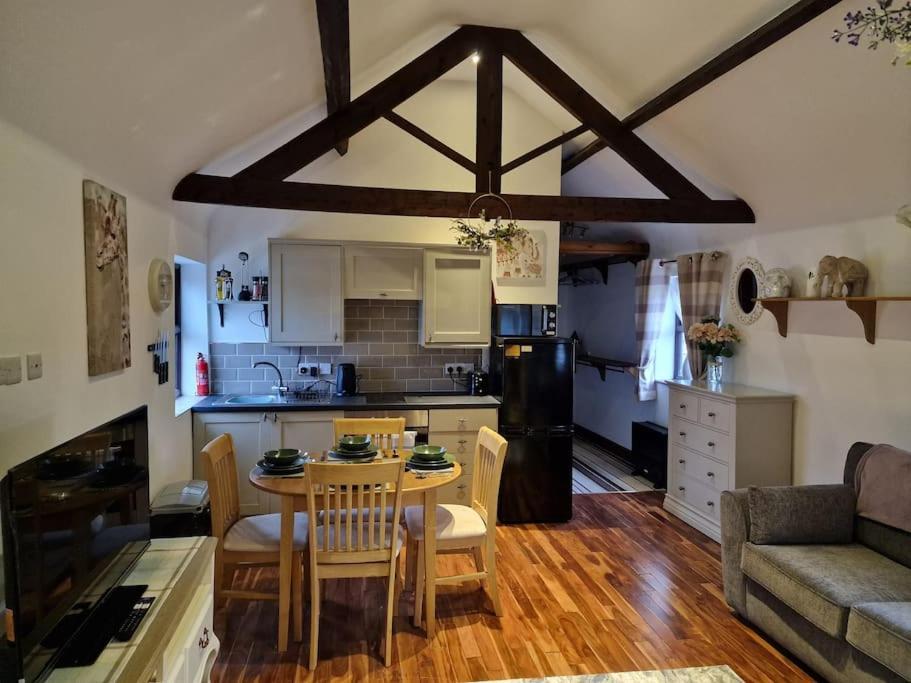 Joiners Arms - Studio Apartments Маркет Дрейтън Екстериор снимка